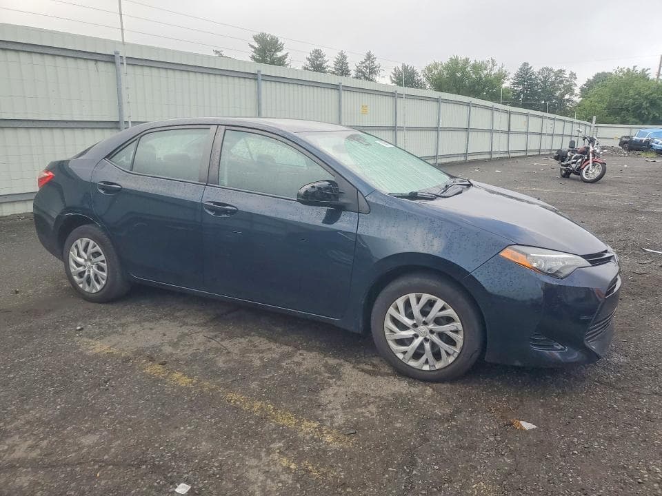 2017 TOYOTA COROLLA LE 4