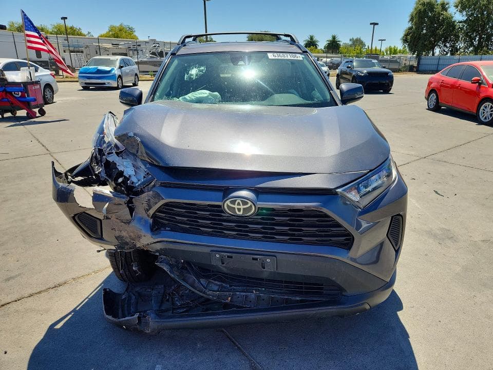 2019 TOYOTA RAV4 LE 5