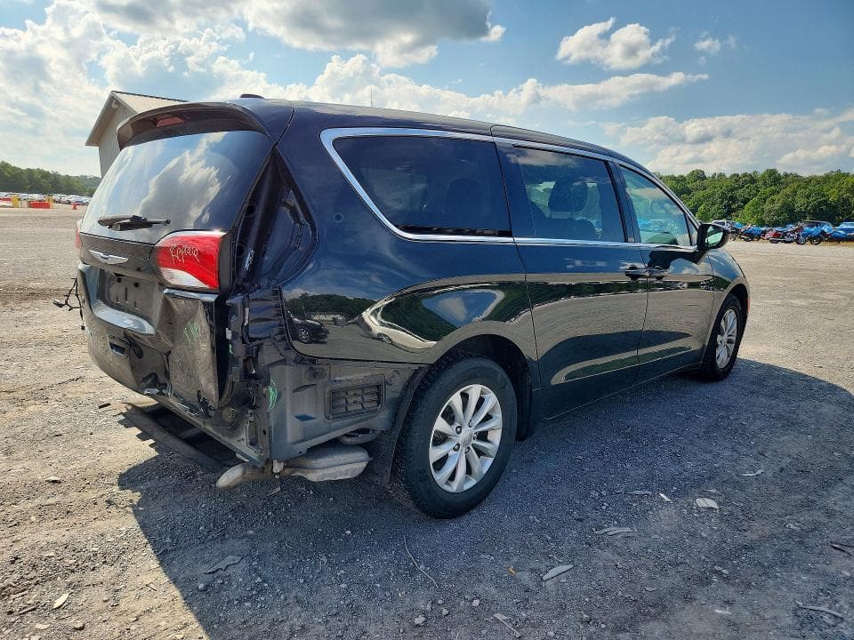 2017 CHRYSLER PACIFICA TOURING 3