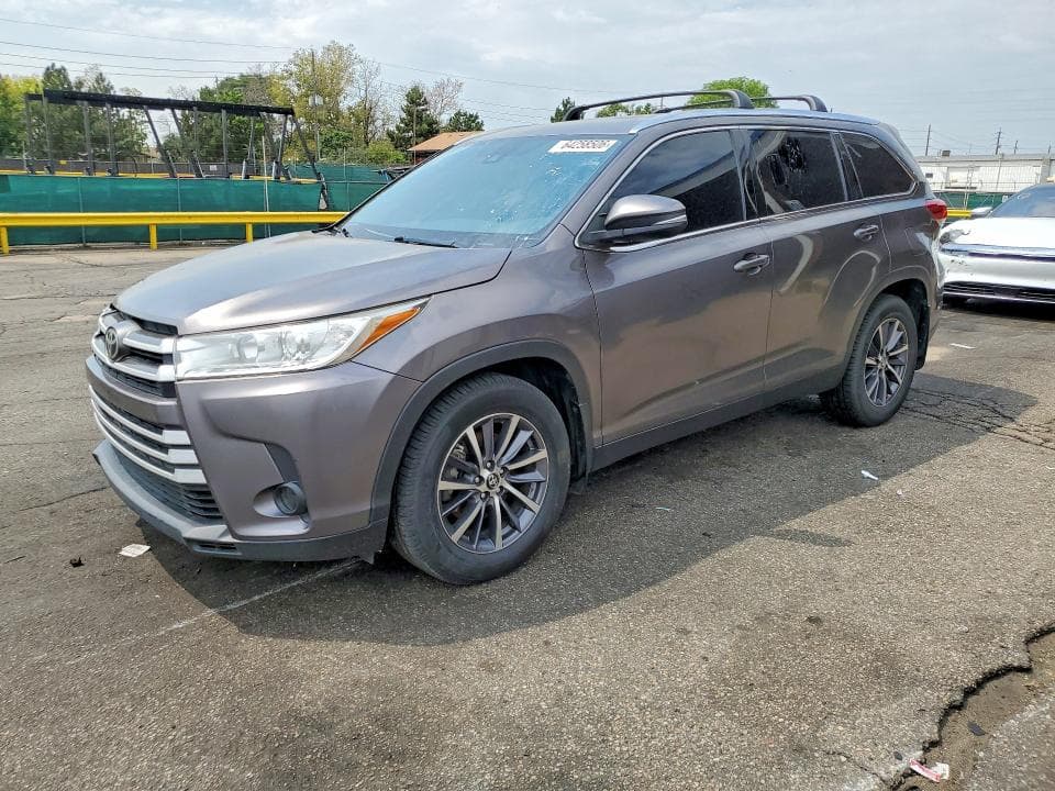 2019 TOYOTA HIGHLANDER XLE - 1