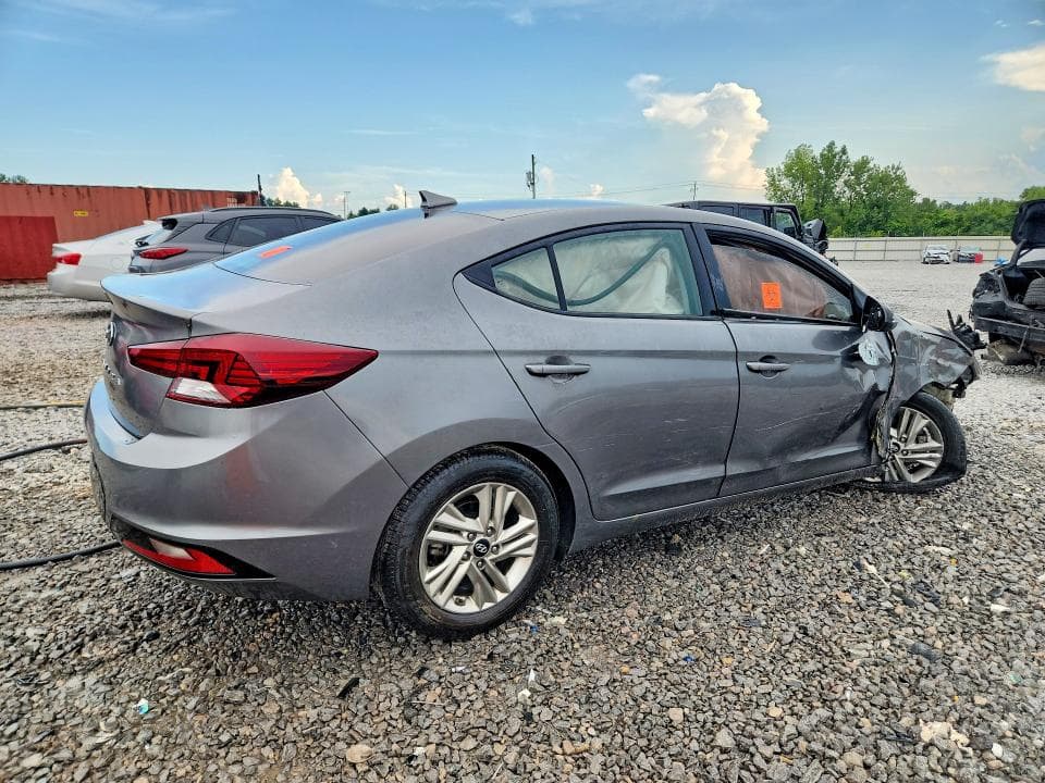 2020 HYUNDAI ELANTRA SEL 3