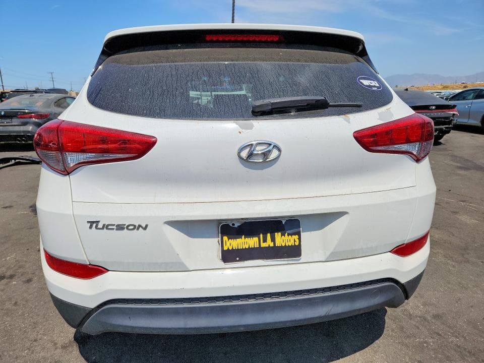 2017 HYUNDAI TUCSON SE 6