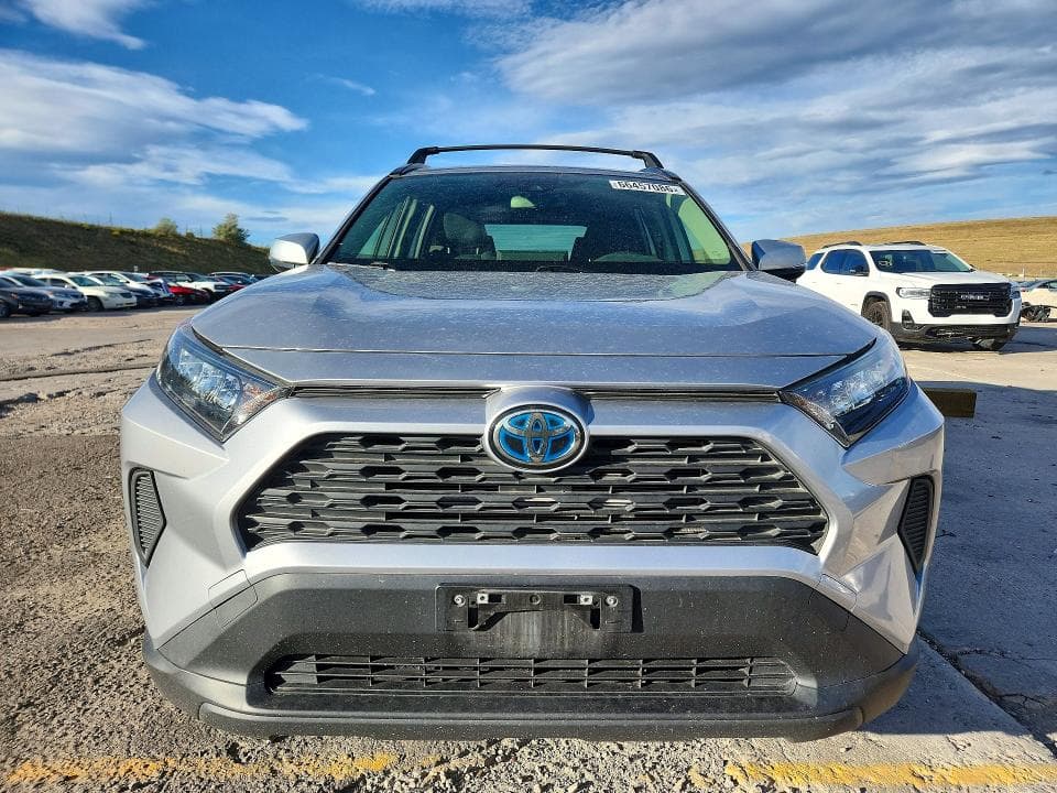2020 TOYOTA RAV4 LE 5