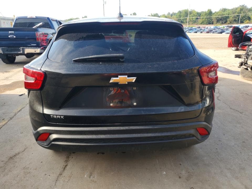 2024 CHEVROLET TRAX LS 6