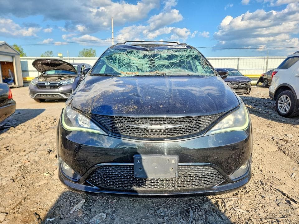 2018 CHRYSLER PACIFICA LIMITED 5