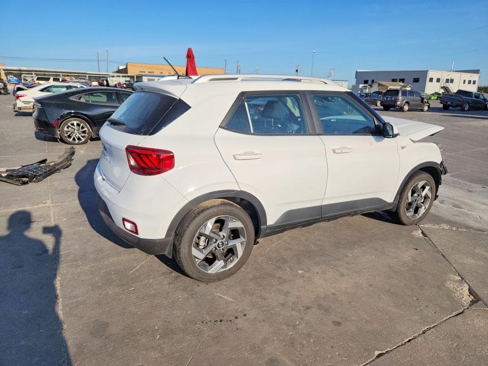 2025 HYUNDAI VENUE SEL 3