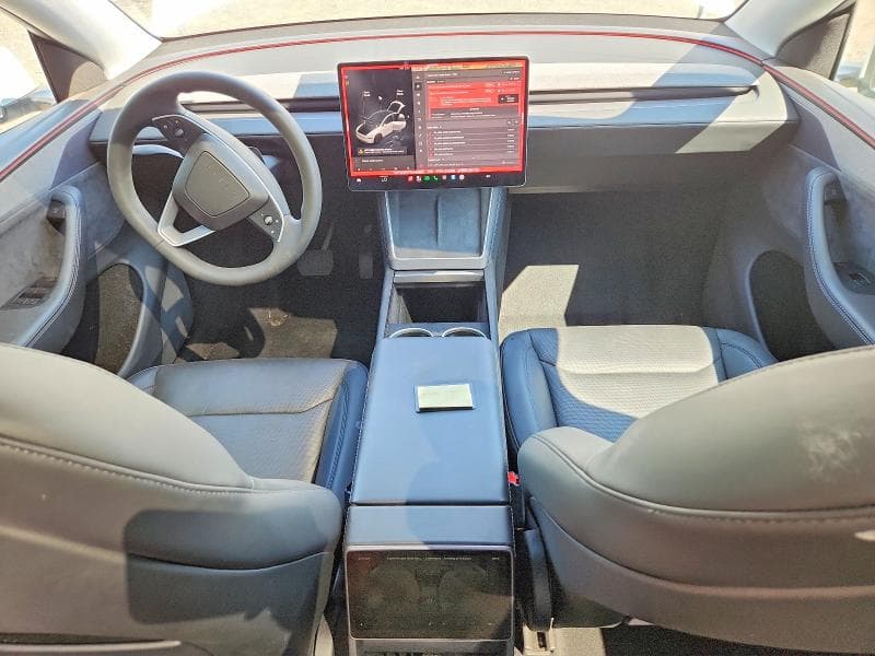 2026 TESLA MODEL Y 8