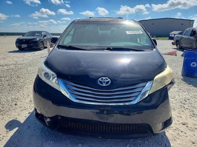 2017 TOYOTA SIENNA XLE 8-PASSENGER 5