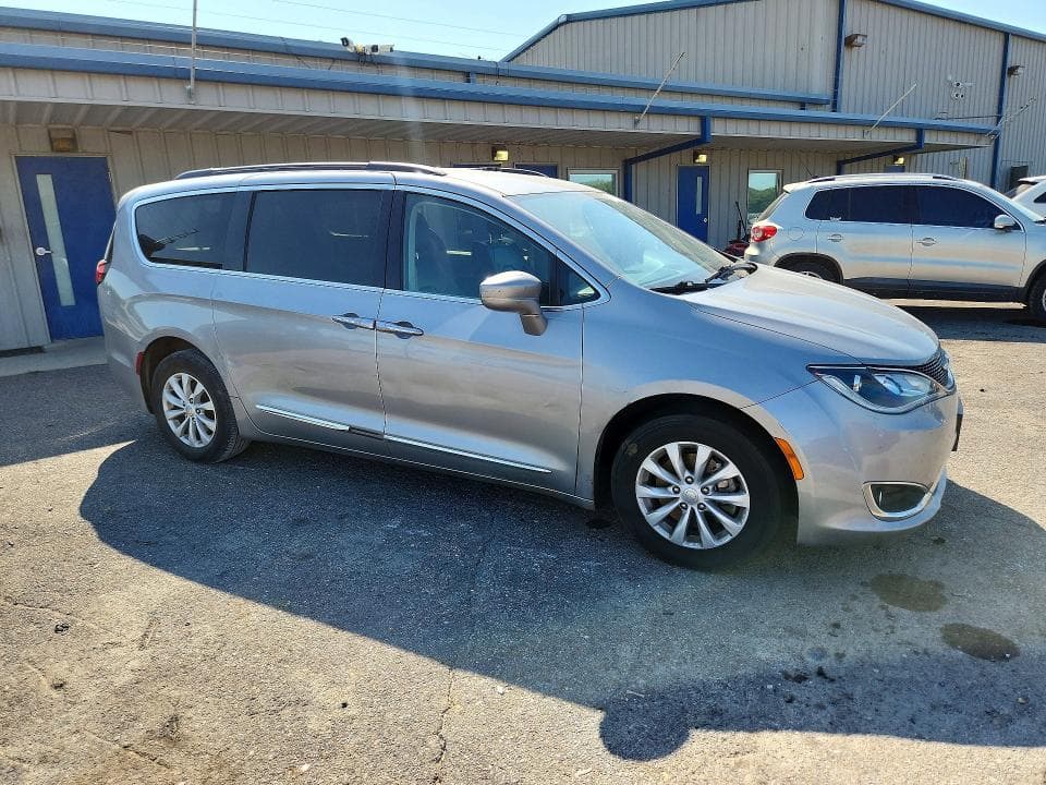 2017 CHRYSLER PACIFICA TOURING L 4