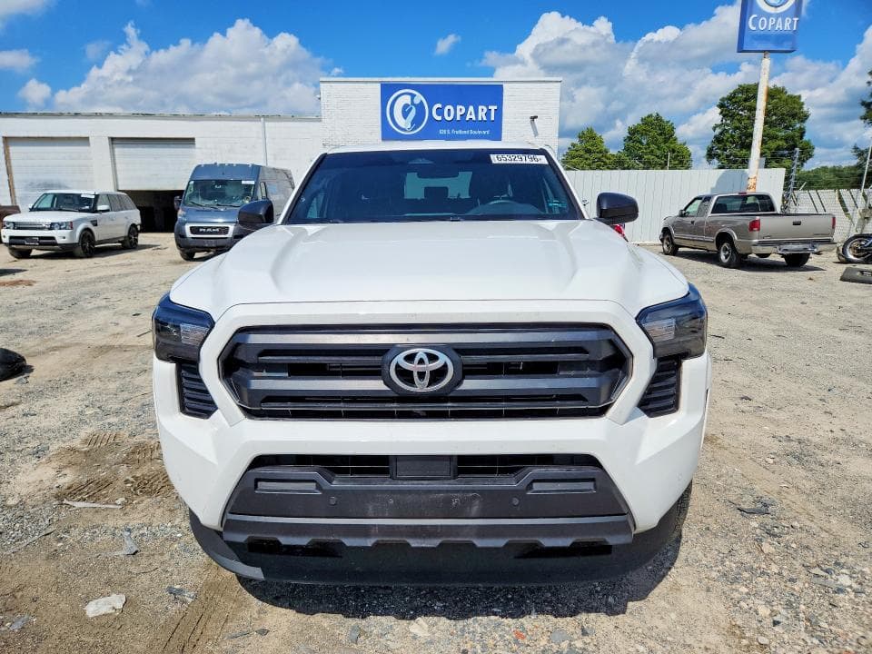 2024 TOYOTA TACOMA SR 5
