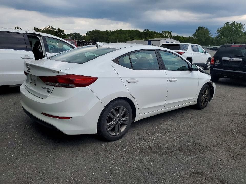 2017 HYUNDAI ELANTRA SE 3