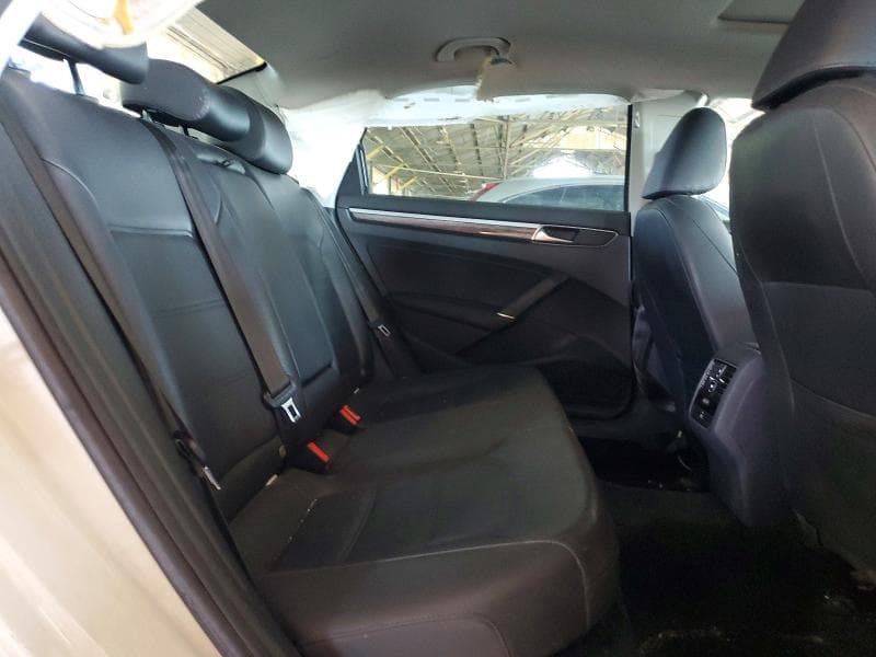 2018 VOLKSWAGEN PASSAT SE 10