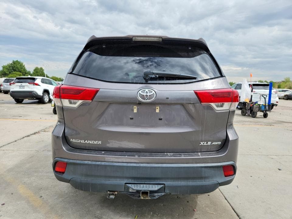 2019 TOYOTA HIGHLANDER XLE 6