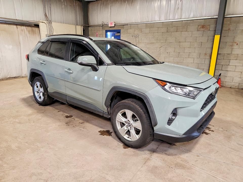 2020 TOYOTA RAV4 XLE 4