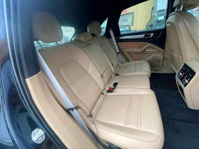 2023 PORSCHE CAYENNE BASE 6