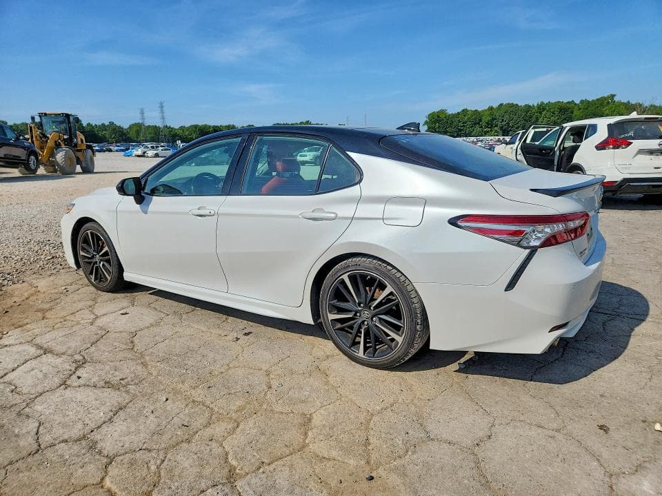2019 TOYOTA CAMRY XSE 2
