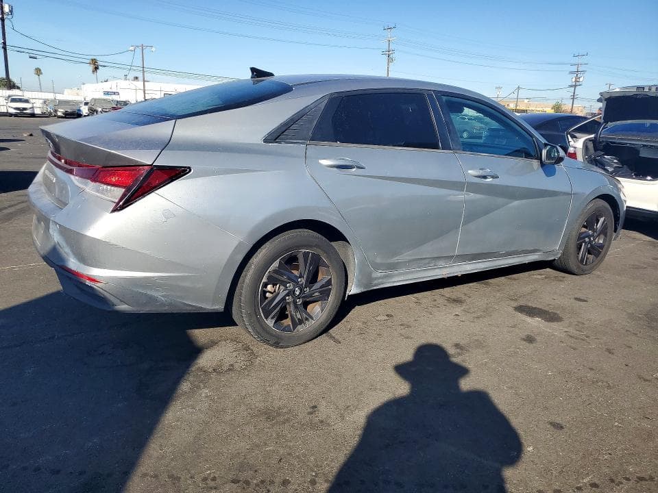2021 HYUNDAI ELANTRA SEL 3