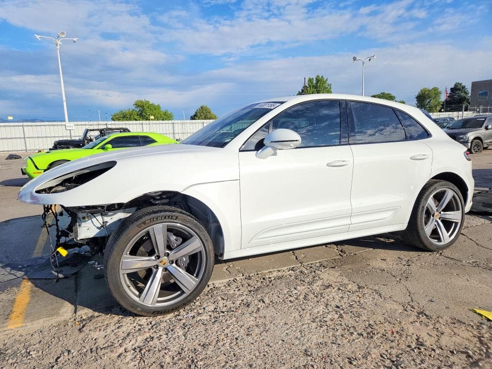 2024 PORSCHE MACAN BASE - 1