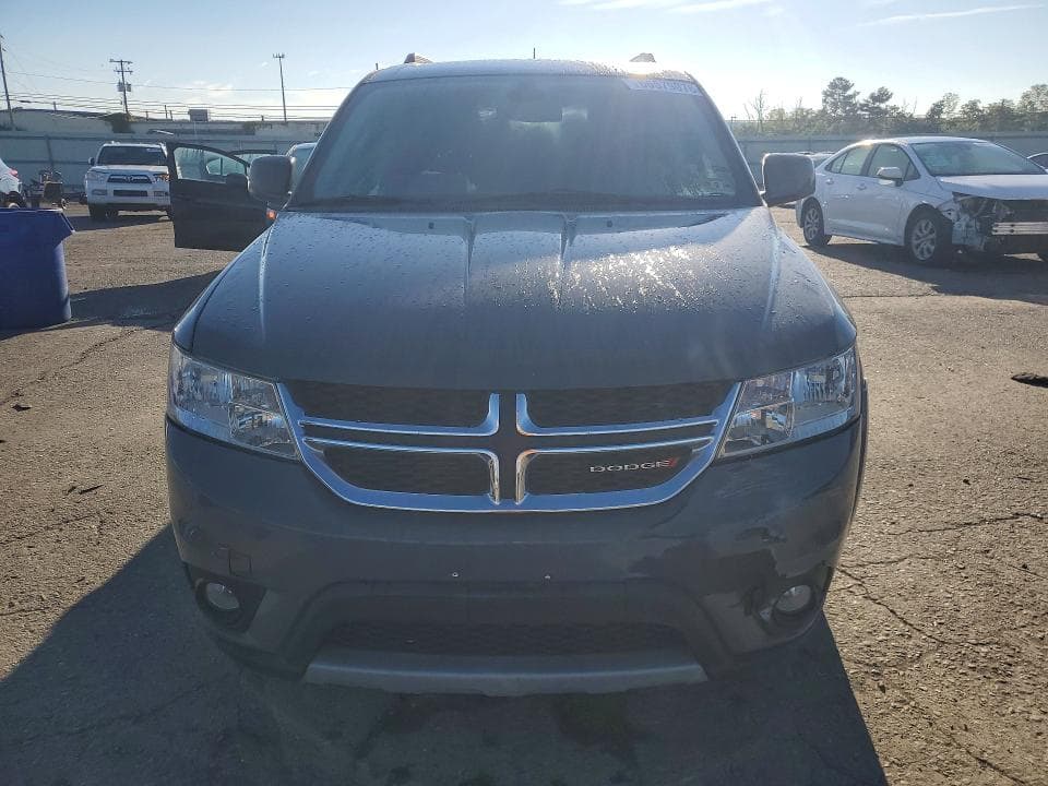 2019 DODGE JOURNEY SE 5