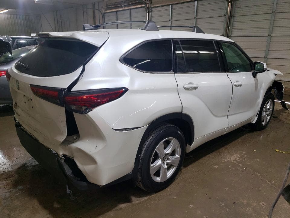 2022 TOYOTA HIGHLANDER L 3