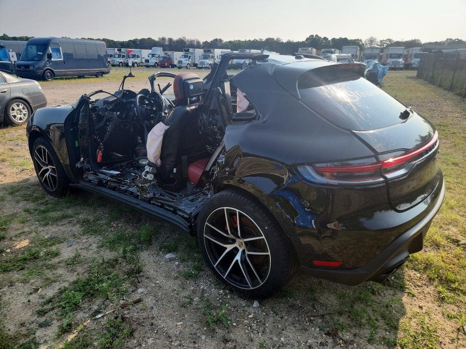 2024 PORSCHE MACAN S 2