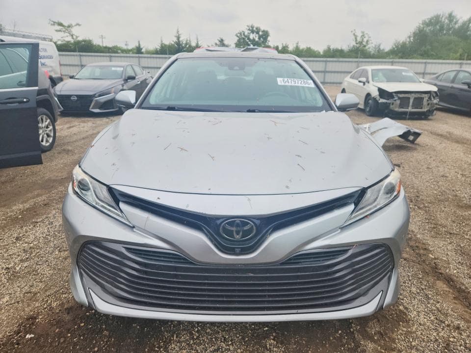 2019 TOYOTA CAMRY XLE 5