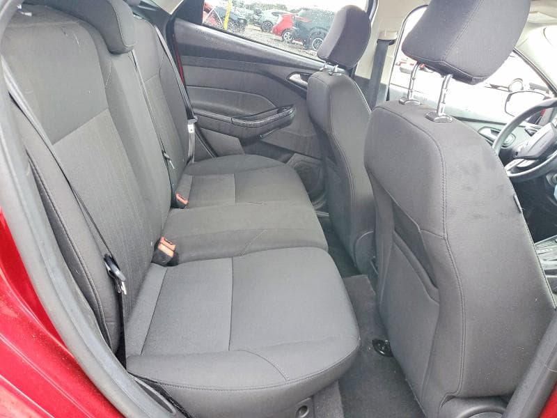 2017 FORD FOCUS SE 11