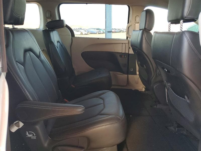 2024 CHRYSLER PACIFICA TOURING L 10