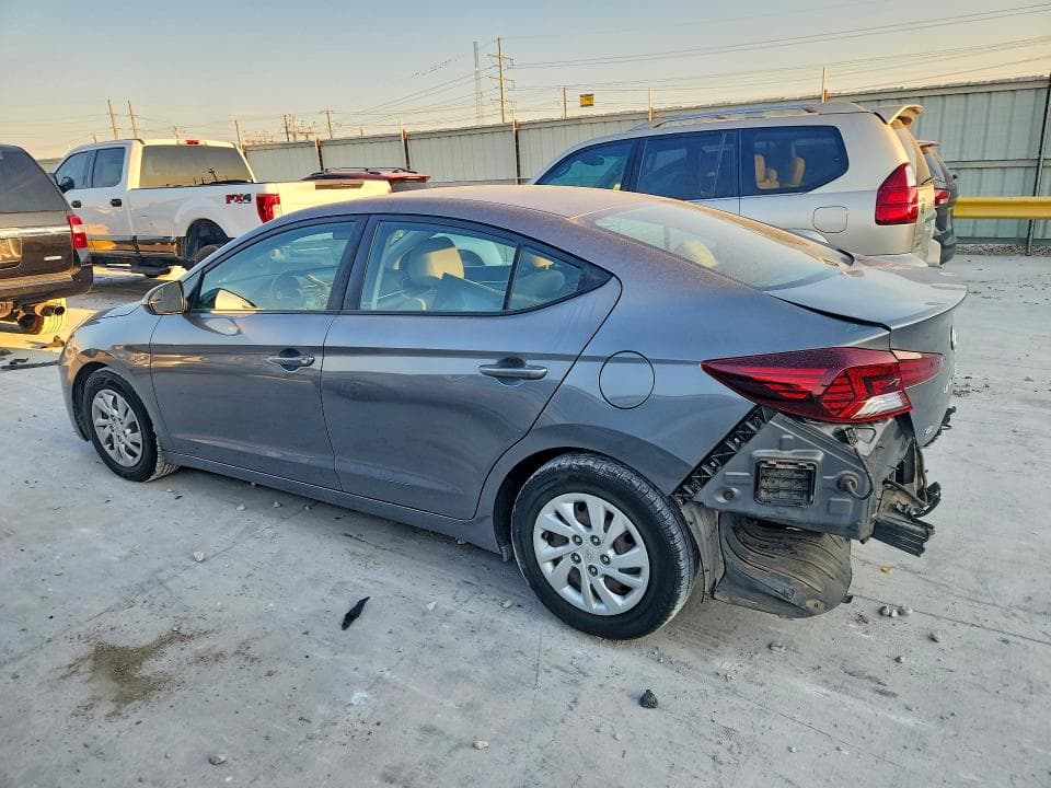 2019 HYUNDAI ELANTRA SE 2