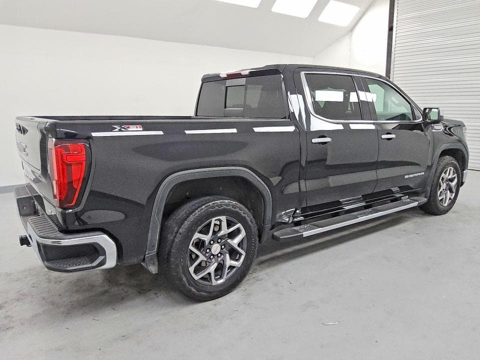 2023 GMC SIERRA K1500 SLT 3