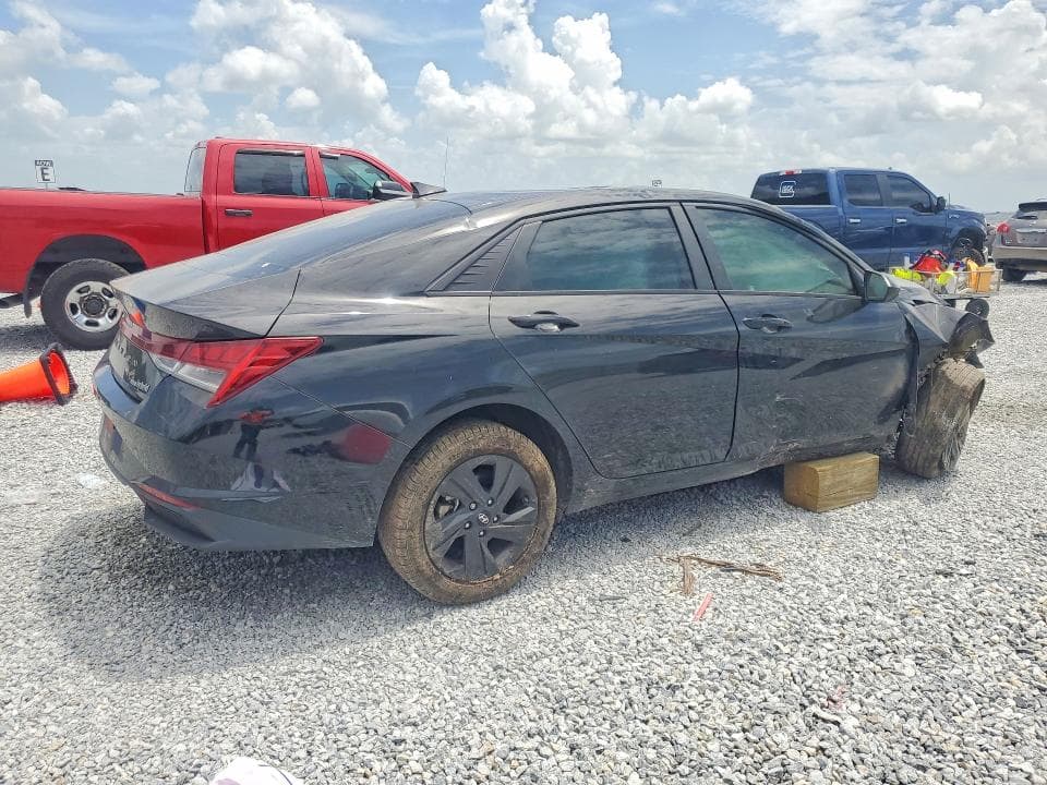 2023 HYUNDAI ELANTRA BLUE 3