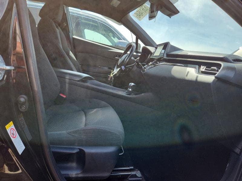 2018 TOYOTA C-HR XLE PREMIUM 7