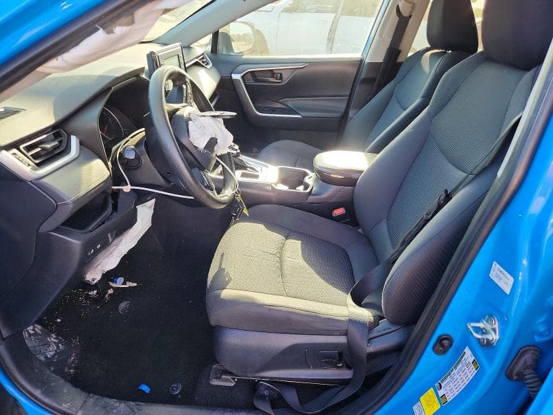 2019 TOYOTA RAV4 LE 7