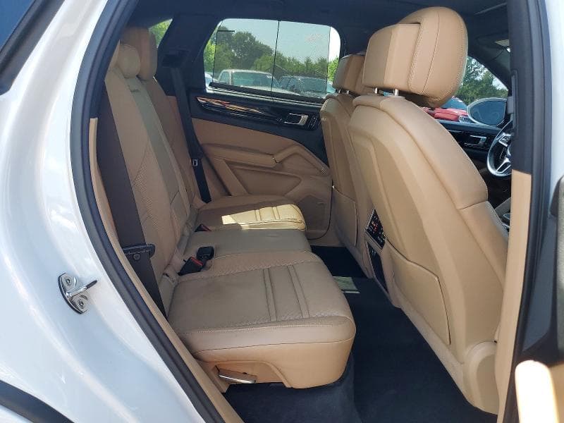 2019 PORSCHE CAYENNE SE HYBRID 11