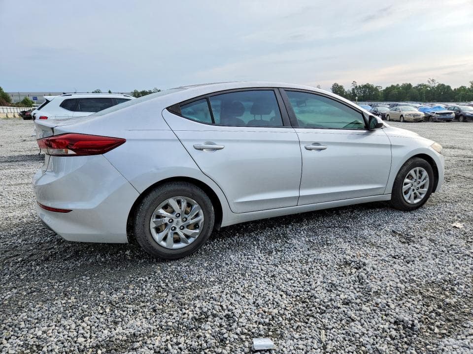 2018 HYUNDAI ELANTRA SE 3