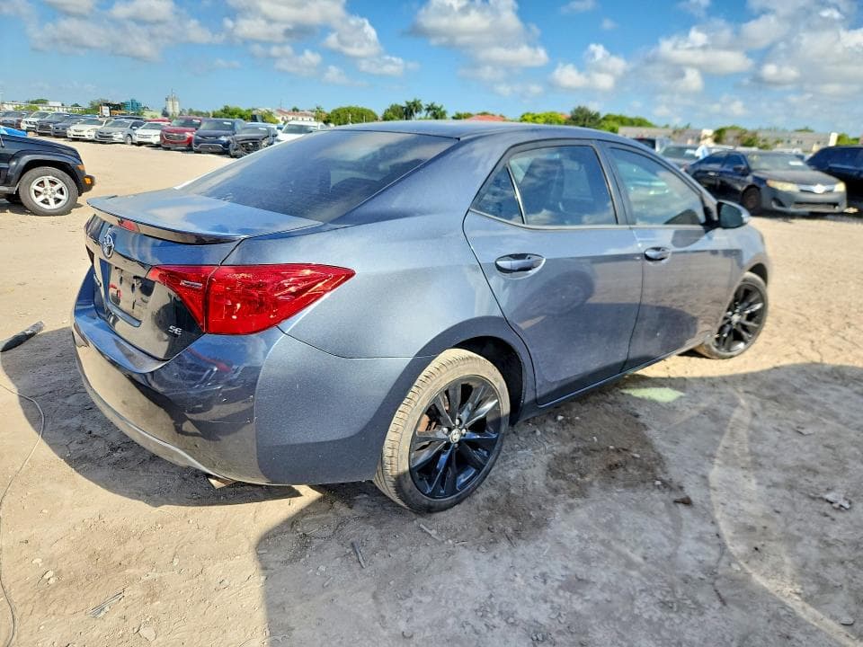 2018 TOYOTA COROLLA SE 3
