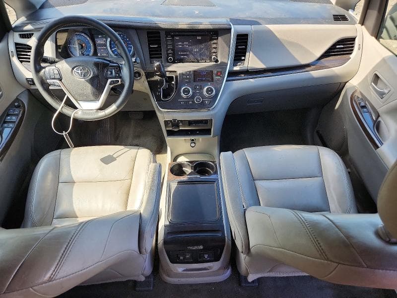 2018 TOYOTA SIENNA XLE 8-PASSENGER 8