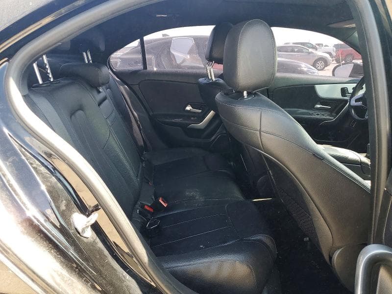 2019 MERCEDES-BENZ A 220 10