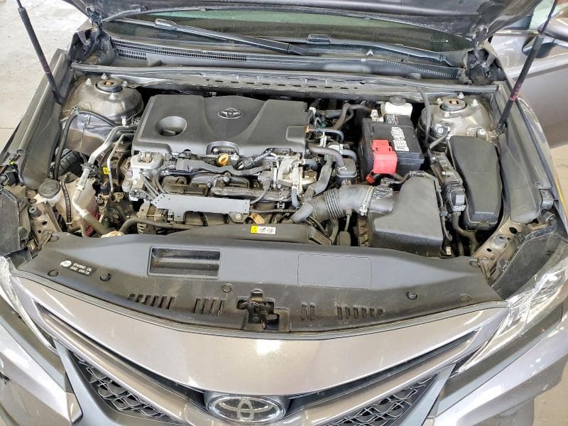 2020 TOYOTA CAMRY SE 11
