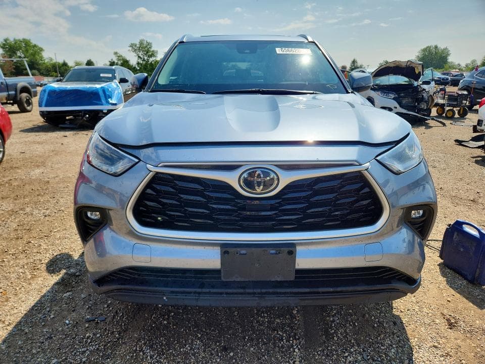 2021 TOYOTA HIGHLANDER XLE 5