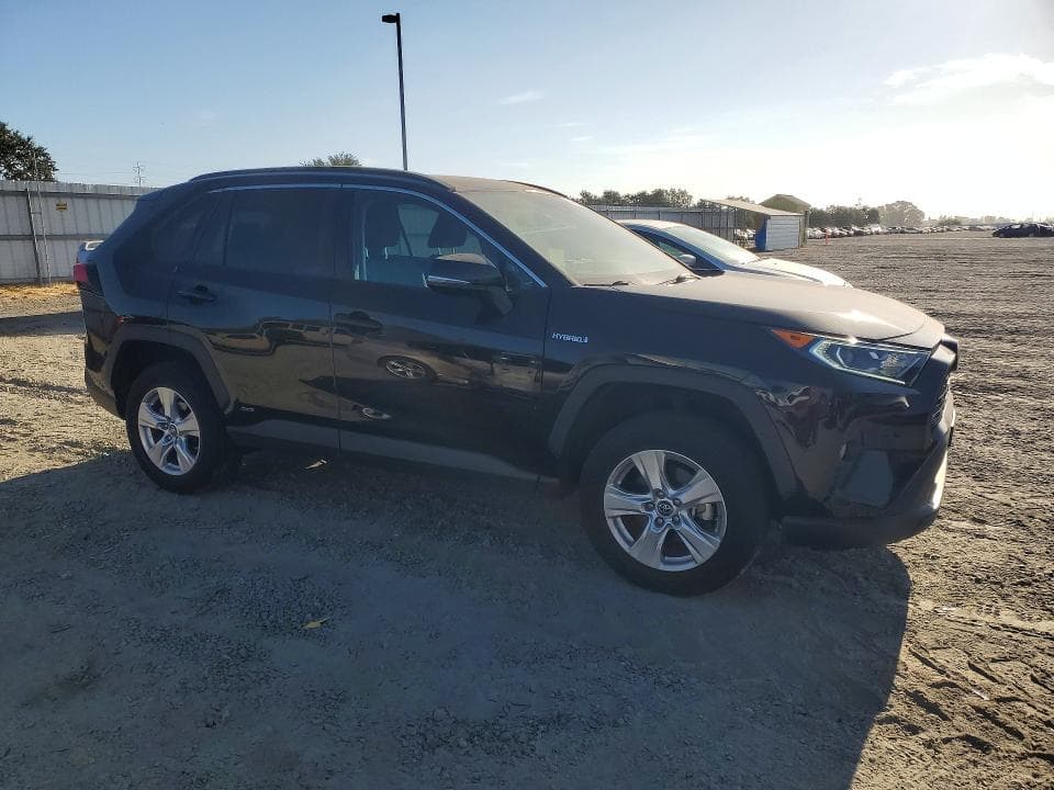 2019 TOYOTA RAV4 HYBRID XLE 4