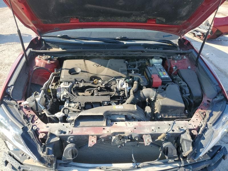2018 TOYOTA CAMRY SE 11
