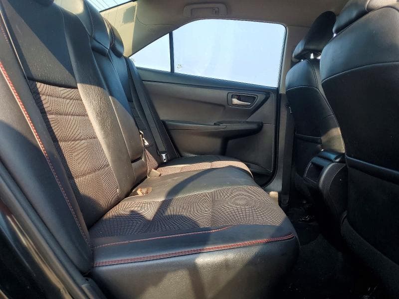 2017 TOYOTA CAMRY SE 10