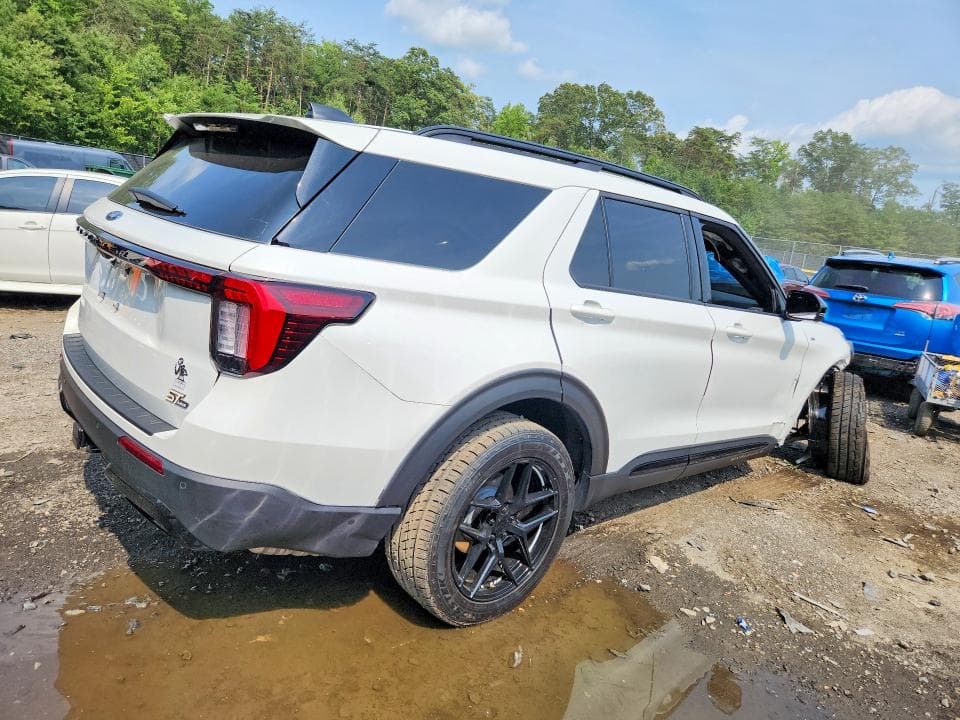 2026 FORD EXPLORER ST-LINE 3