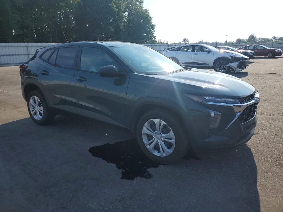 2025 CHEVROLET TRAX LS 4