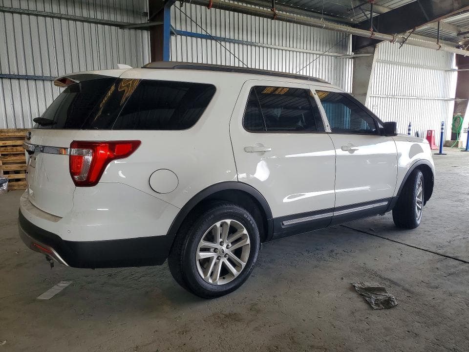 2017 FORD EXPLORER XLT 3
