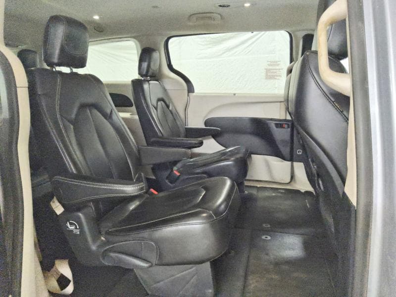 2020 CHRYSLER VOYAGER LXI 11