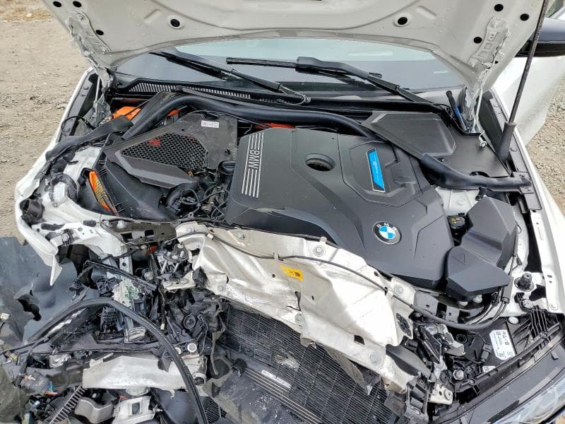2023 BMW 330E 11