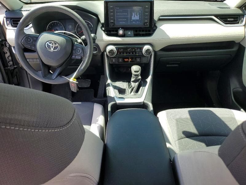 2019 TOYOTA RAV4 XLE 8