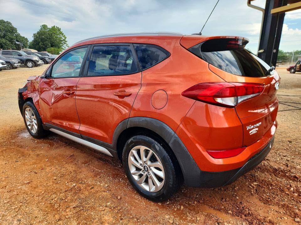 2017 HYUNDAI TUCSON SE 2